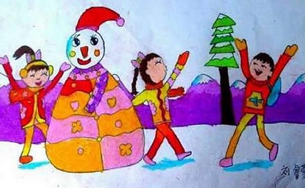 冬天主题儿童蜡笔画优秀作品欣赏-小朋友堆雪人儿童画