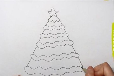 幼儿园圣诞树简笔画怎么画